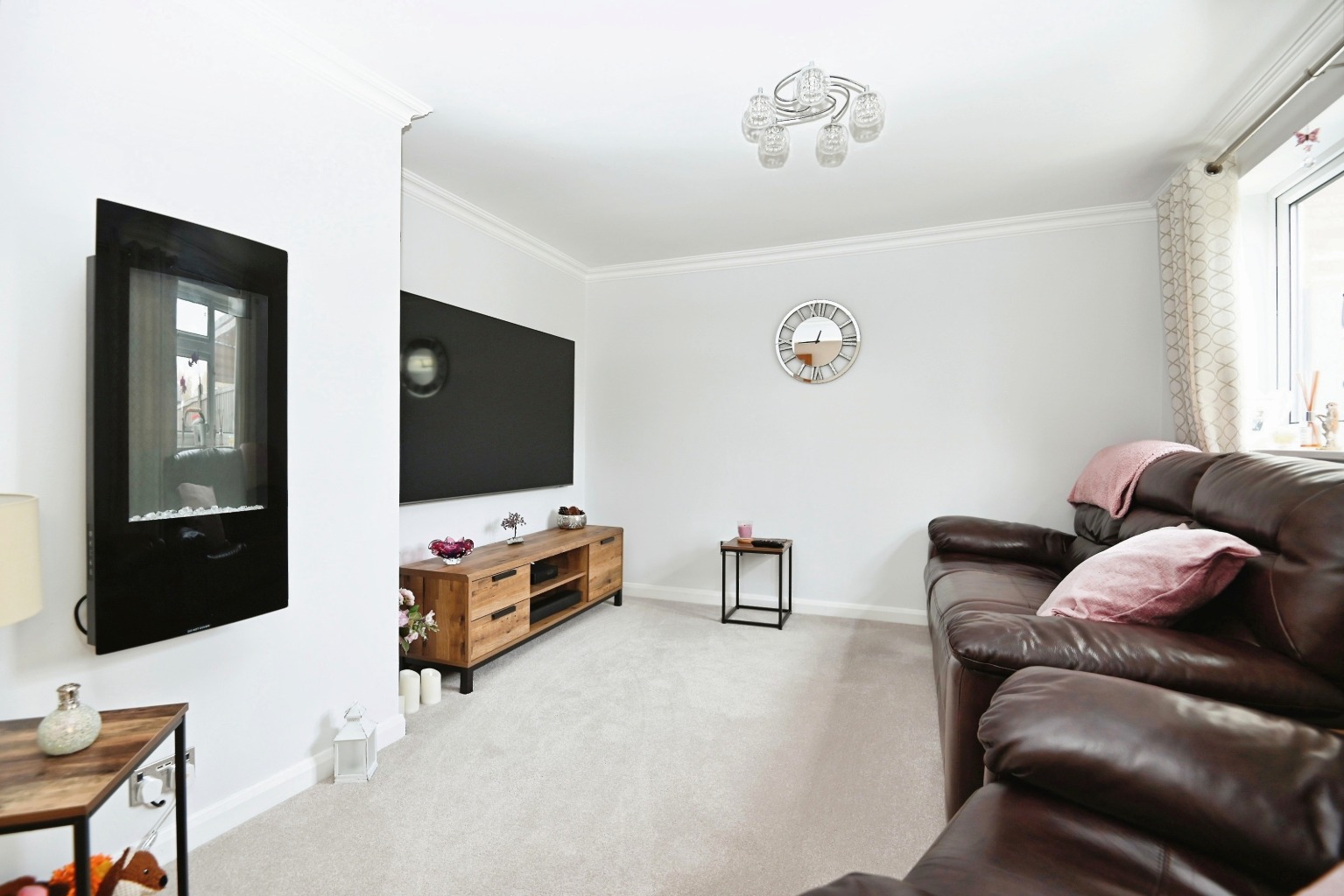 3 bed terraced house for sale in Hampden Way, St Neots  - Property Image 4