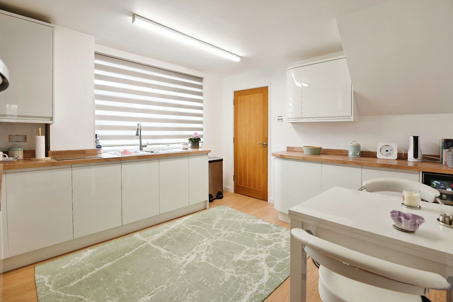 3 bed terraced house for sale in Hampden Way, St Neots  - Property Image 2
