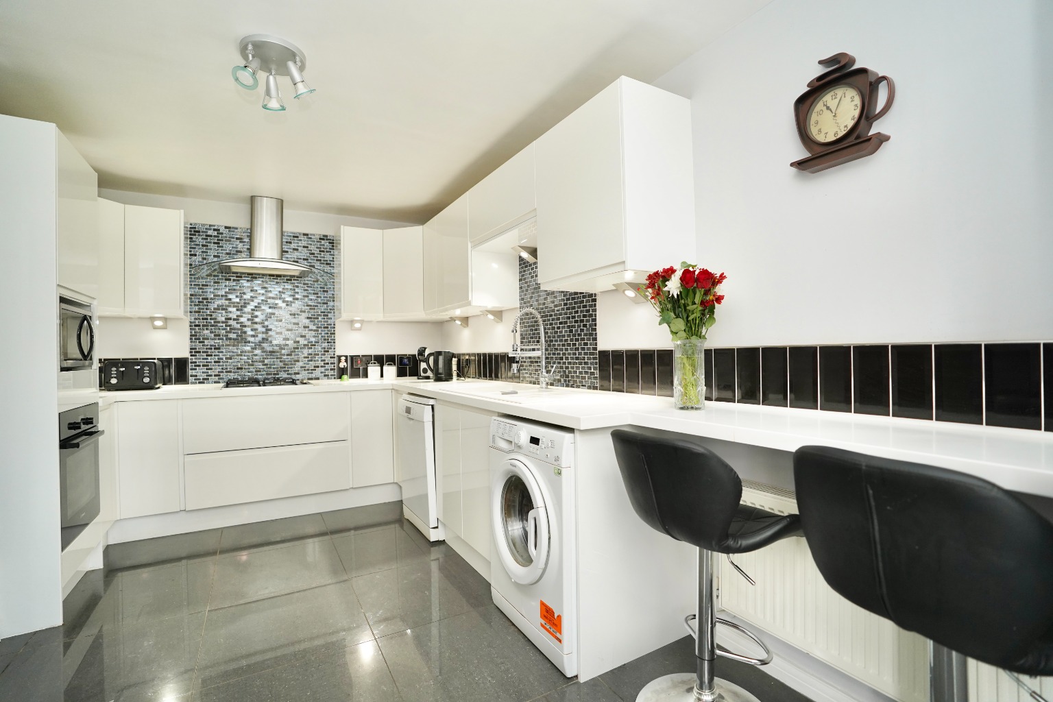 4 bed semi-detached house for sale in Langley Gardens, Sandy  - Property Image 1