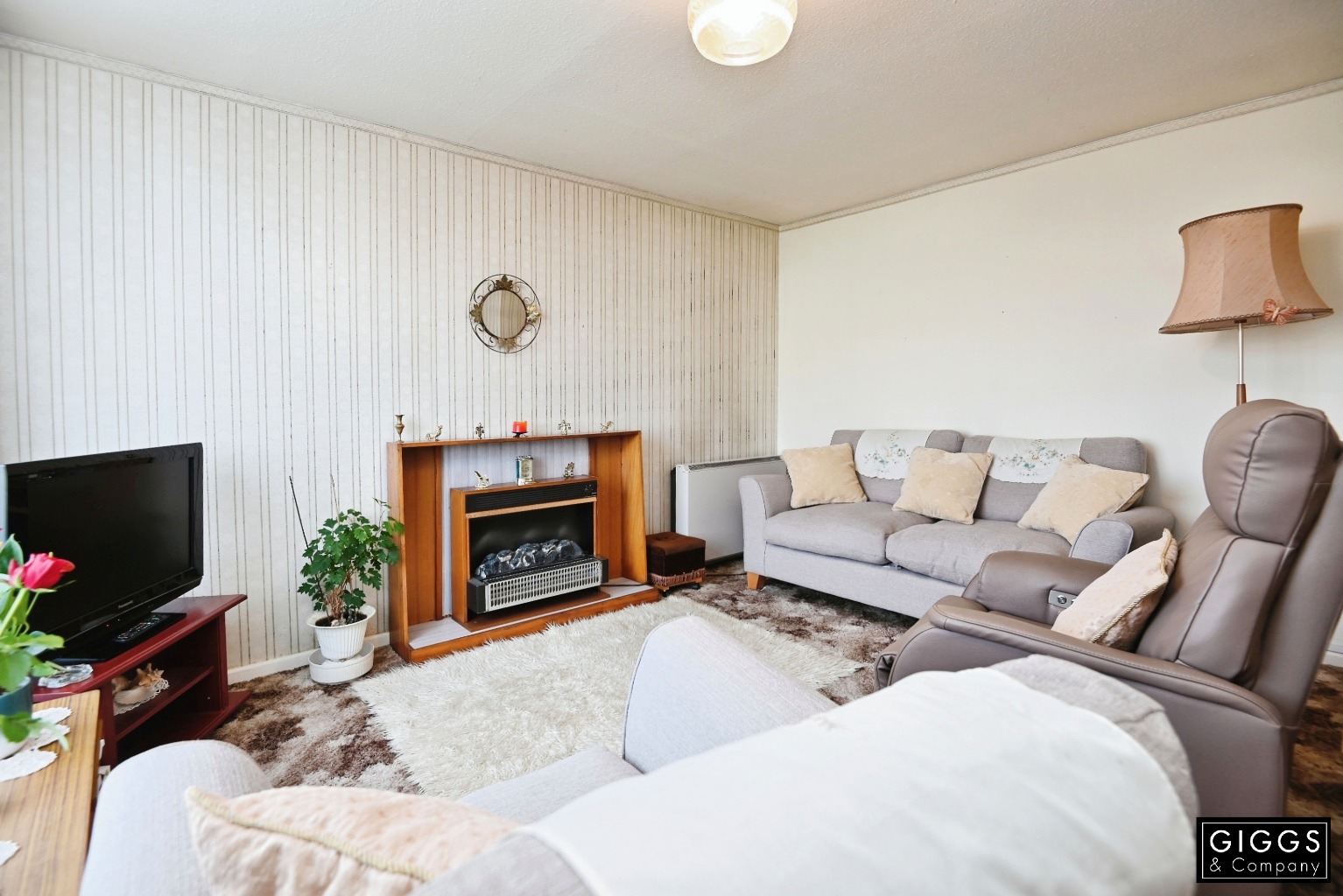 3 bed semi-detached house for sale in The Broad Walk, St Neots  - Property Image 2
