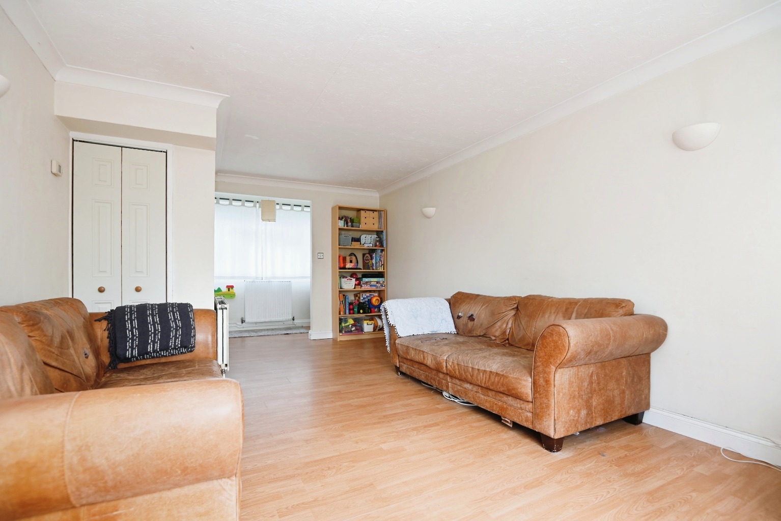 3 bed semi-detached house for sale in Park Avenue, St Neots  - Property Image 4