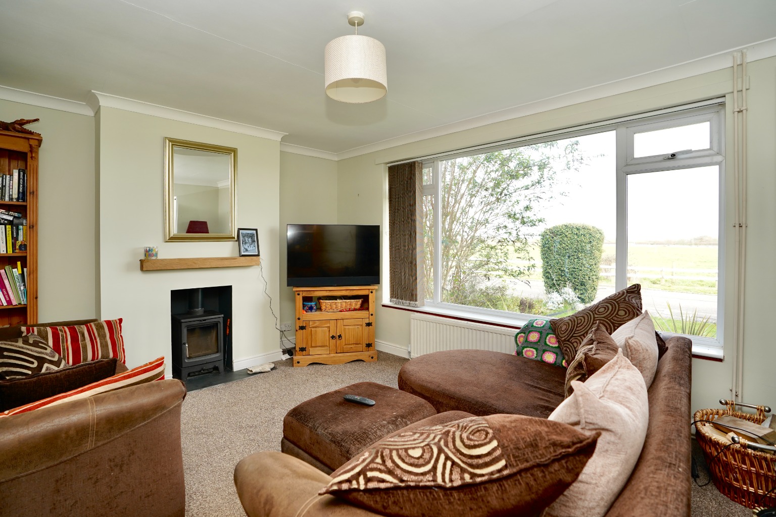 3 bed semi-detached house for sale in Roman Way, Huntingdon  - Property Image 2