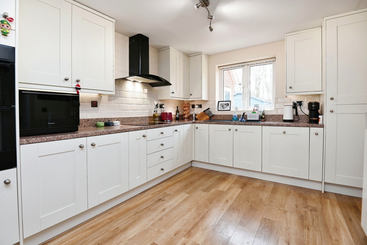 3 bed detached house for sale in Bargroves Avenue, St Neots  - Property Image 2