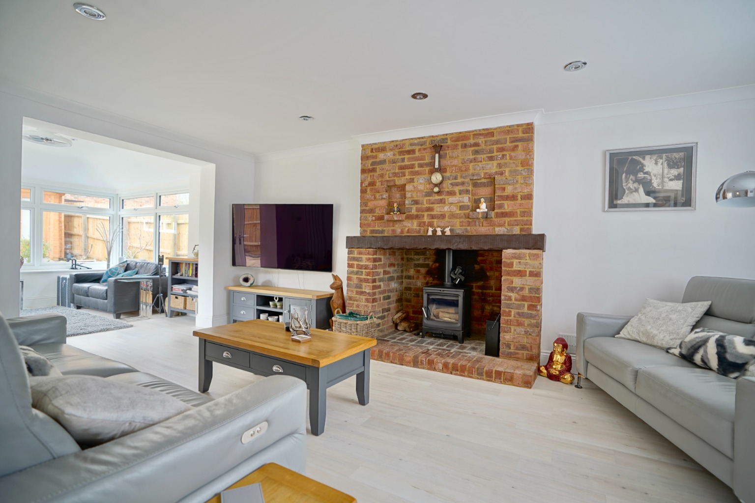 4 bed detached house for sale in Hunters Way, Huntingdon  - Property Image 2