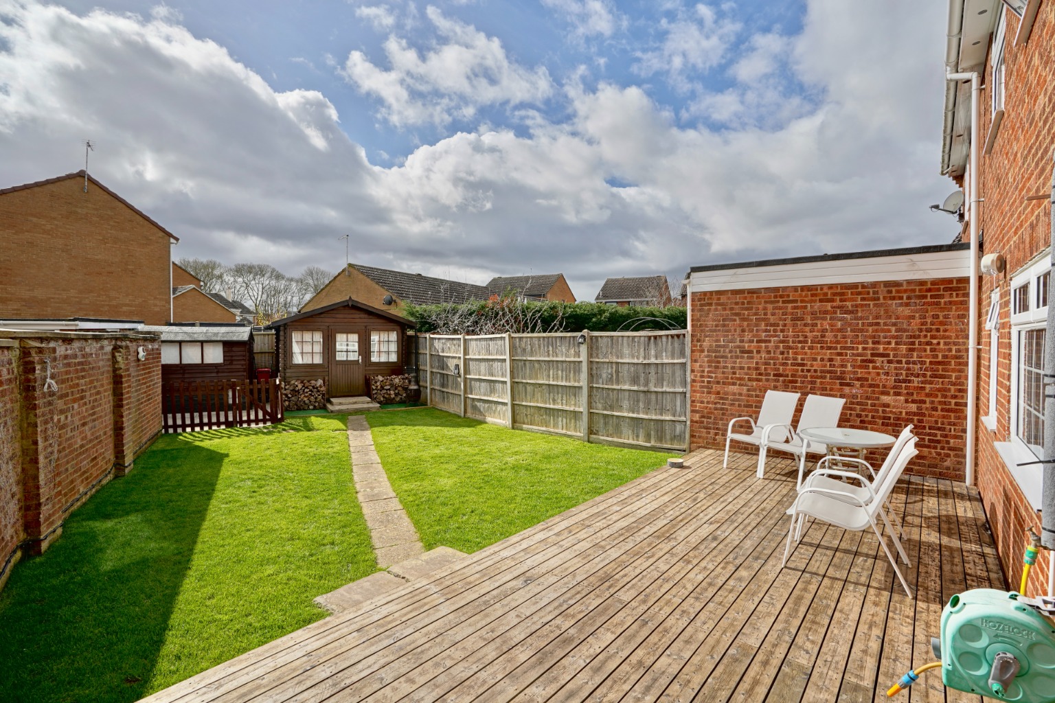 3 bed semi-detached house for sale in Gordon Close, St Neots  - Property Image 2