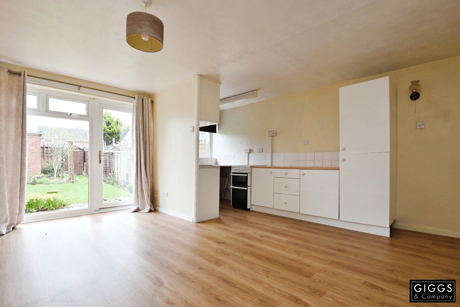 2 bed end of terrace house for sale in Parkside, St Neots  - Property Image 2