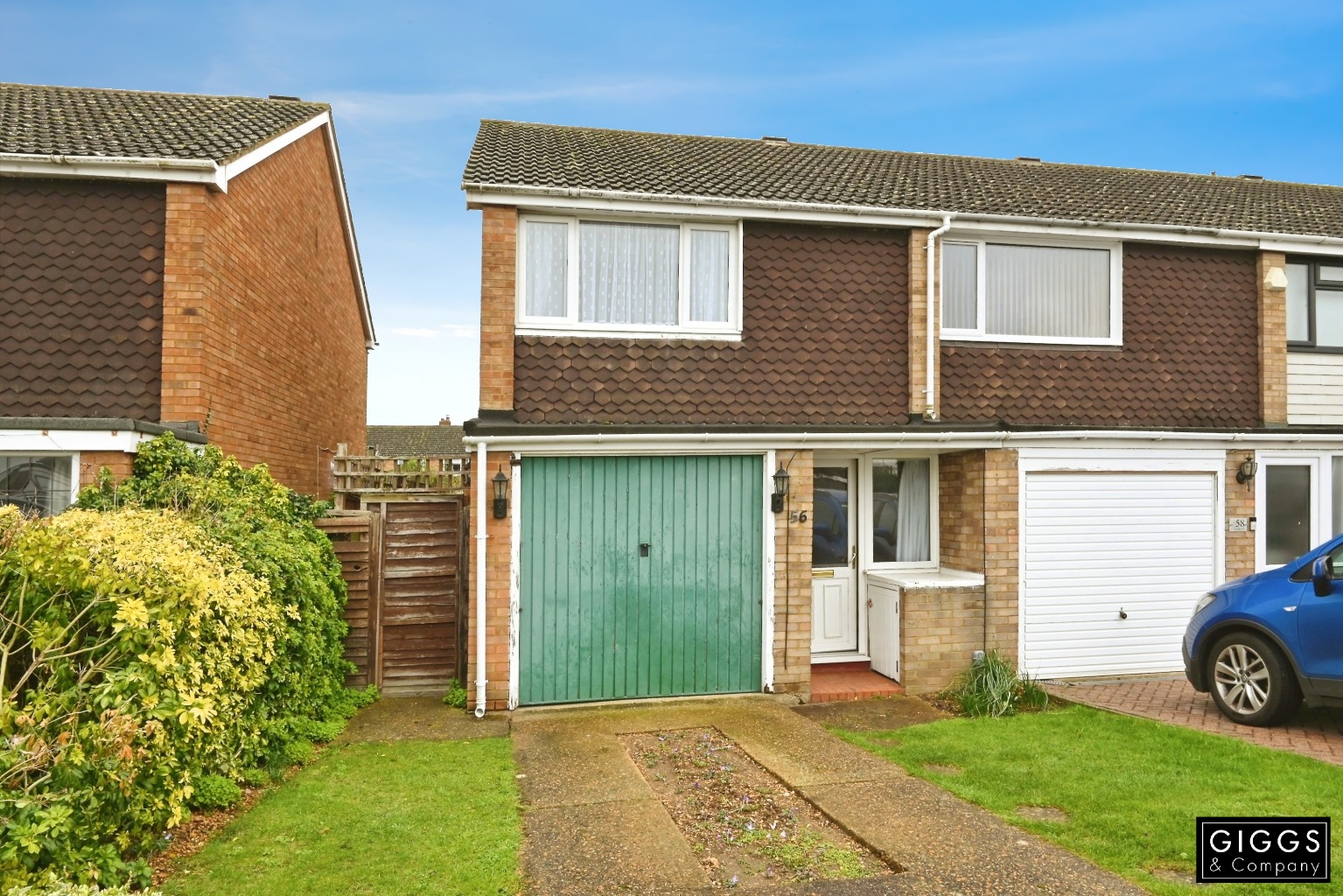 2 bed end of terrace house for sale in Parkside, St Neots - Property Image 1