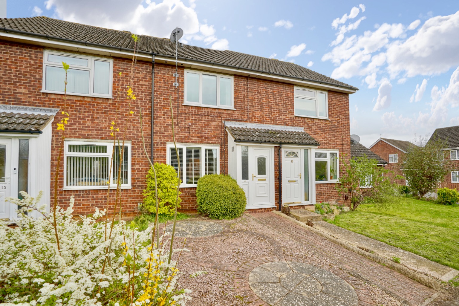 2 bed terraced house for sale in Squires Court, St Neots  - Property Image 1