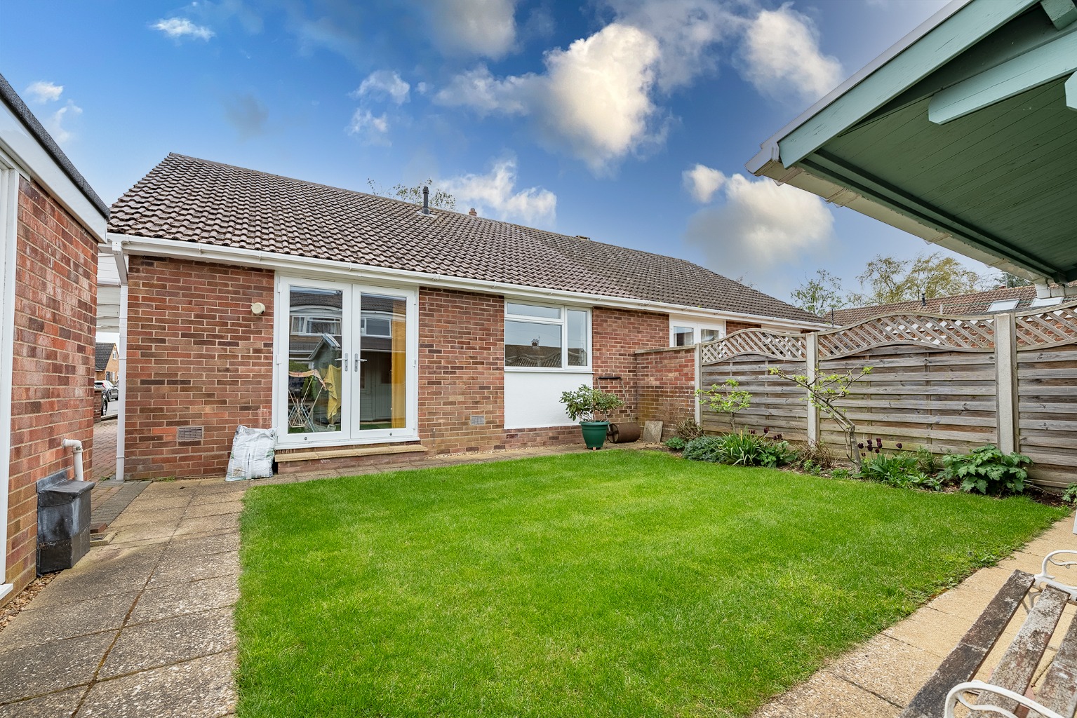 2 bed bungalow for sale in Clover Road, St Neots  - Property Image 7