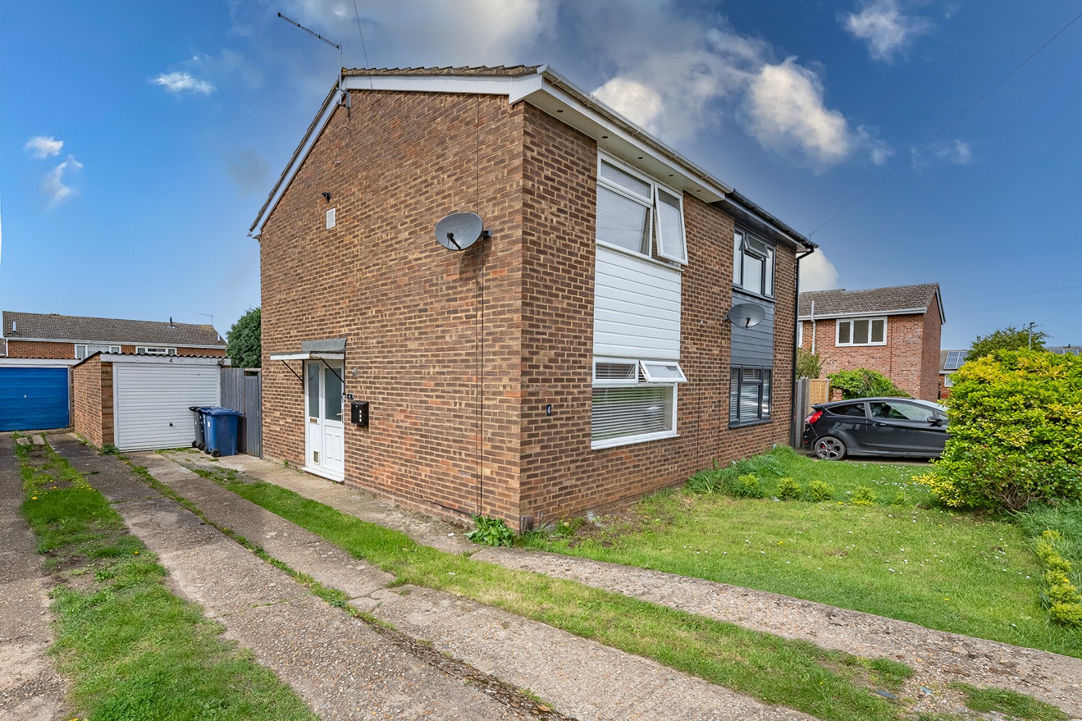 2 bed semi-detached house for sale in Andrew Road, St Neots  - Property Image 2
