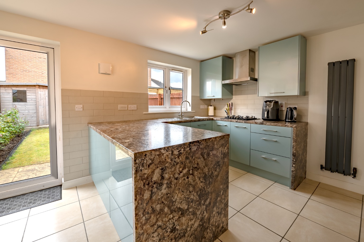 3 bed end of terrace house for sale in The Runnells, St. Neots  - Property Image 11