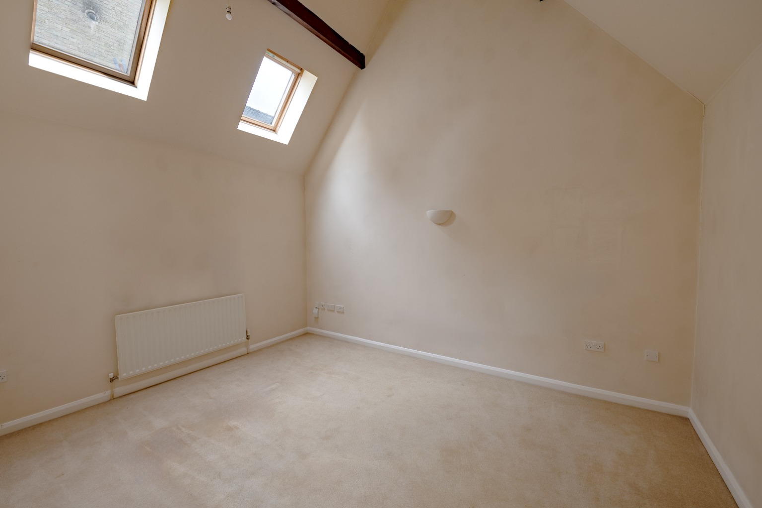 1 bed flat for sale in Chandlers Wharf, St Neots  - Property Image 4