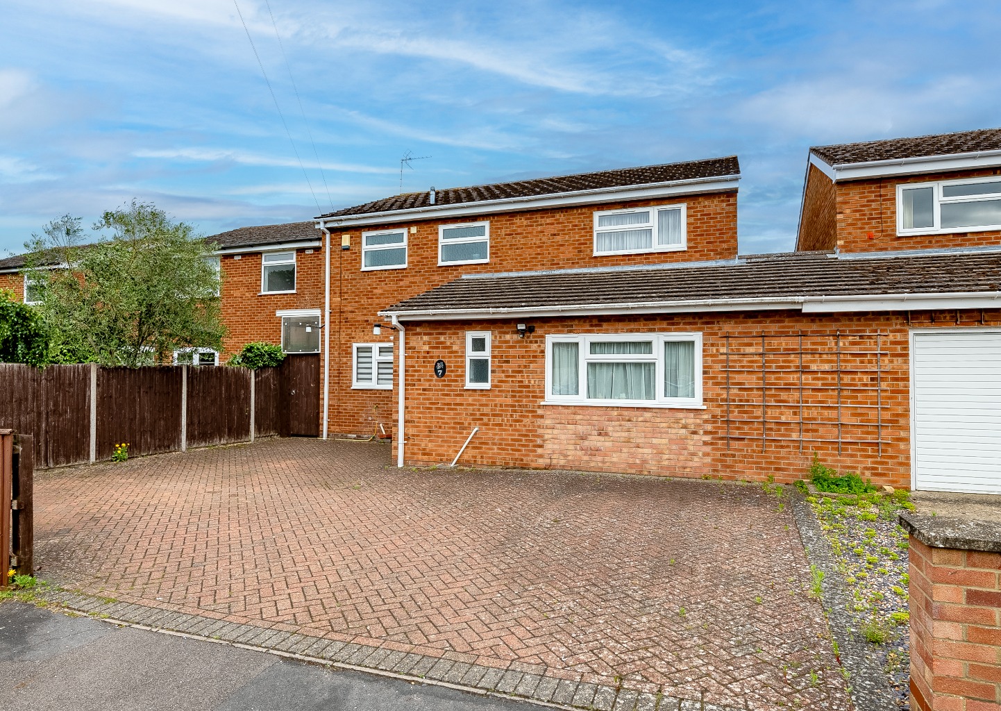 4 bed link detached house for sale in Lark End, St. Neots  - Property Image 1