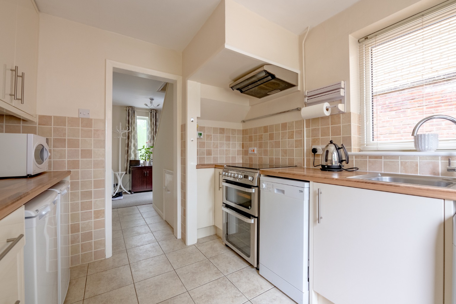 3 bed semi-detached house for sale in Springfield Close, St. Neots  - Property Image 5