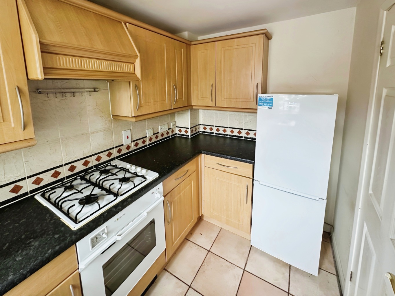 2 bed semi-detached house for sale in Garland Way, Leighton Buzzard  - Property Image 3