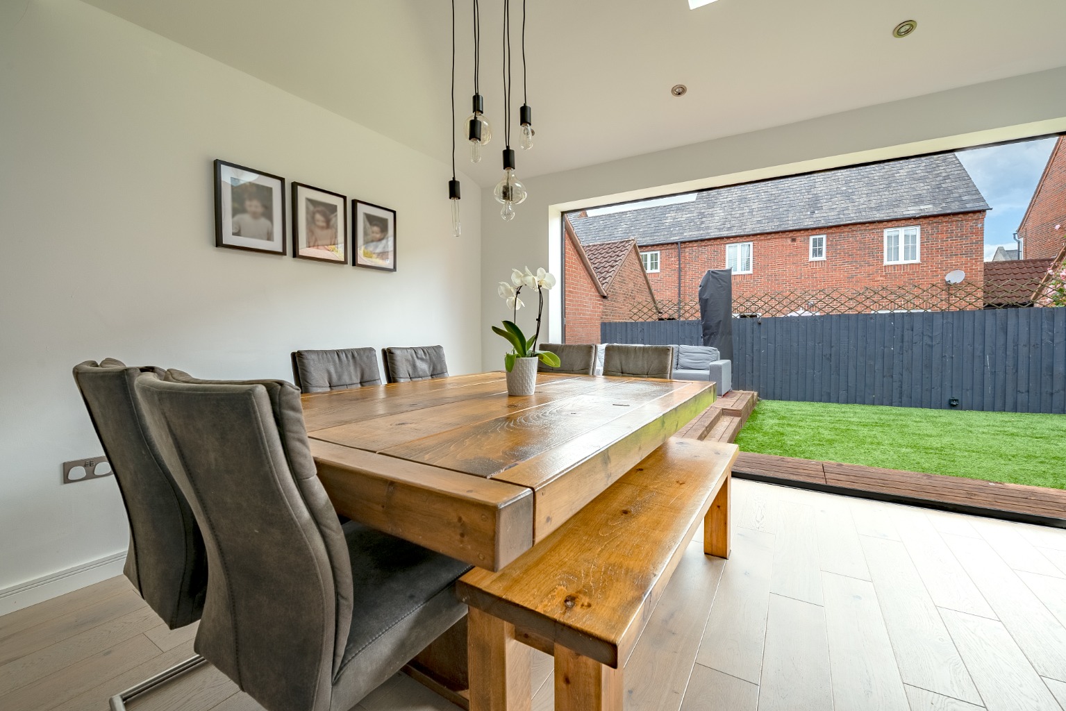 4 bed link detached house for sale in Banks Court, St. Neots  - Property Image 9