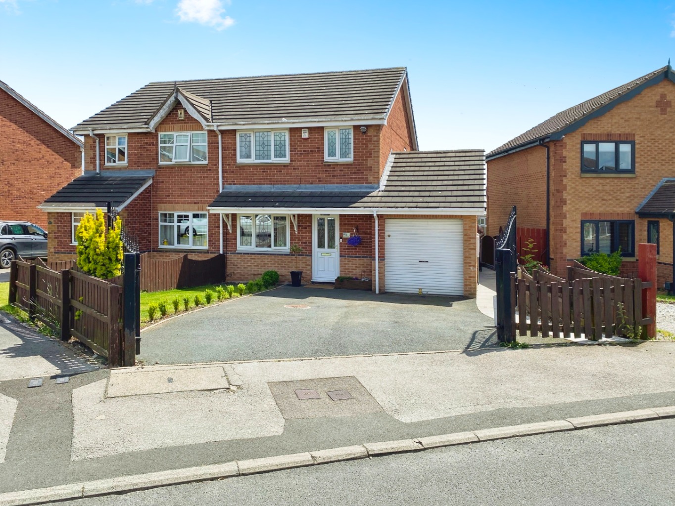 3 bed semi-detached house for sale in Crown Flatt Way  - Property Image 1