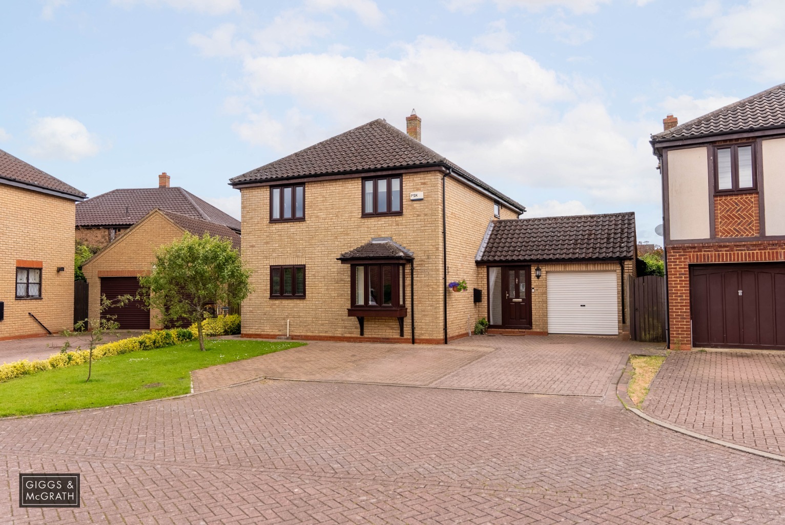 4 bed detached house for sale in Hartham Close, Huntingdon  - Property Image 5