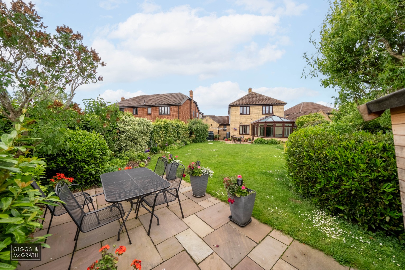 4 bed detached house for sale in Hartham Close, Huntingdon - Property Image 1