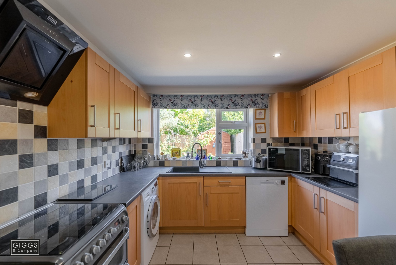 3 bed semi-detached house for sale in Orchard Road, St. Neots  - Property Image 3