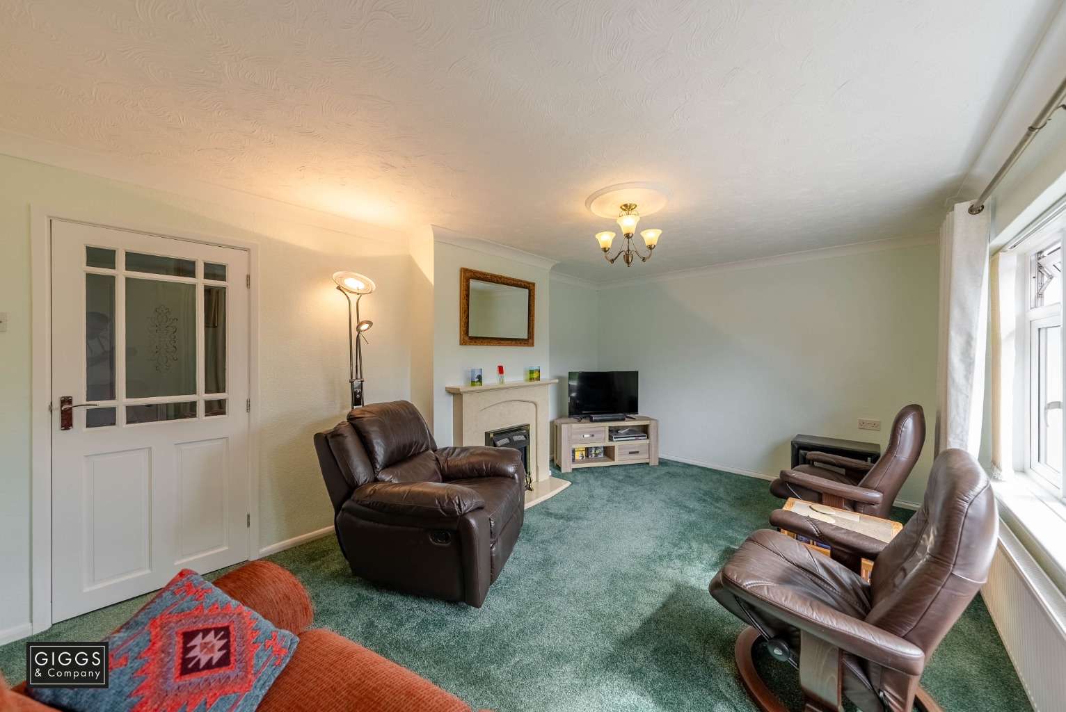 3 bed semi-detached house for sale in Orchard Road, St. Neots  - Property Image 5