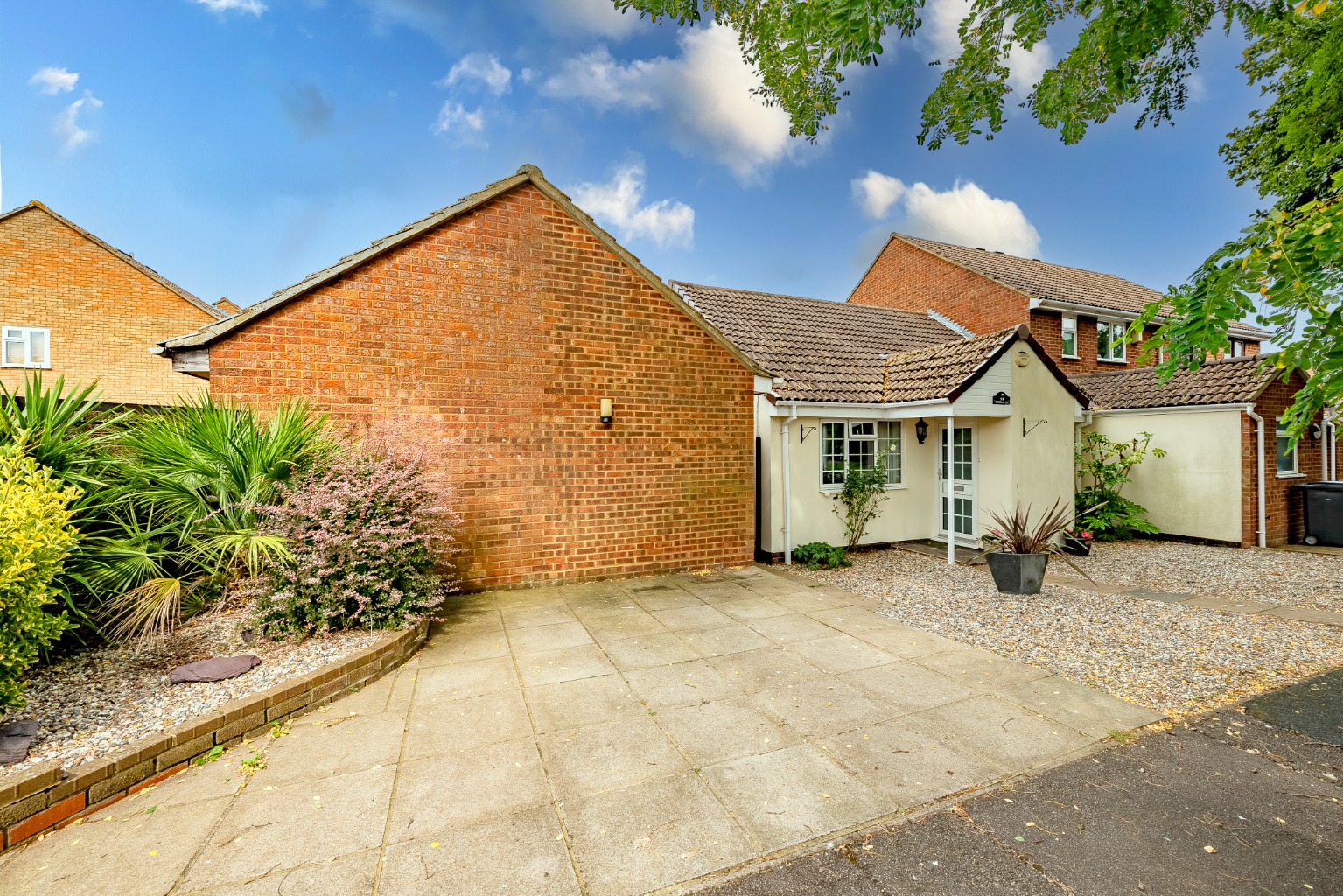 2 bed semi-detached bungalow for sale in Douglas Road  - Property Image 1