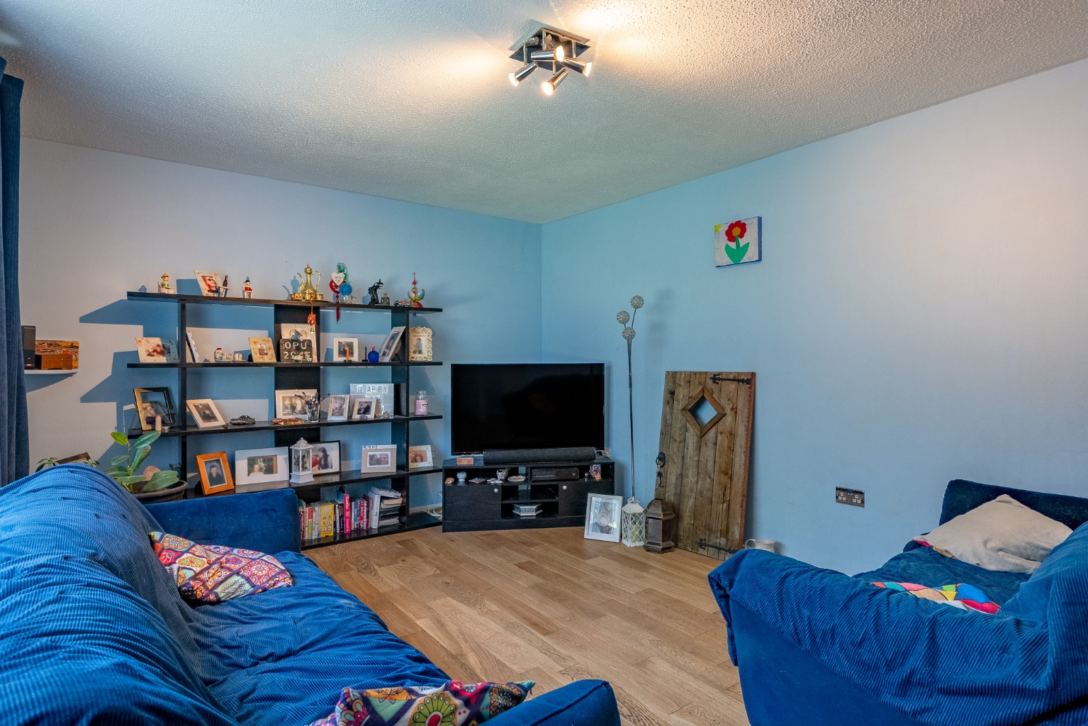 3 bed terraced house for sale in Viscount Court, St. Neots  - Property Image 3