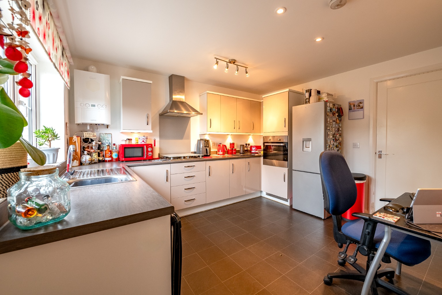 3 bed end of terrace house for sale in The Pastures  - Property Image 4