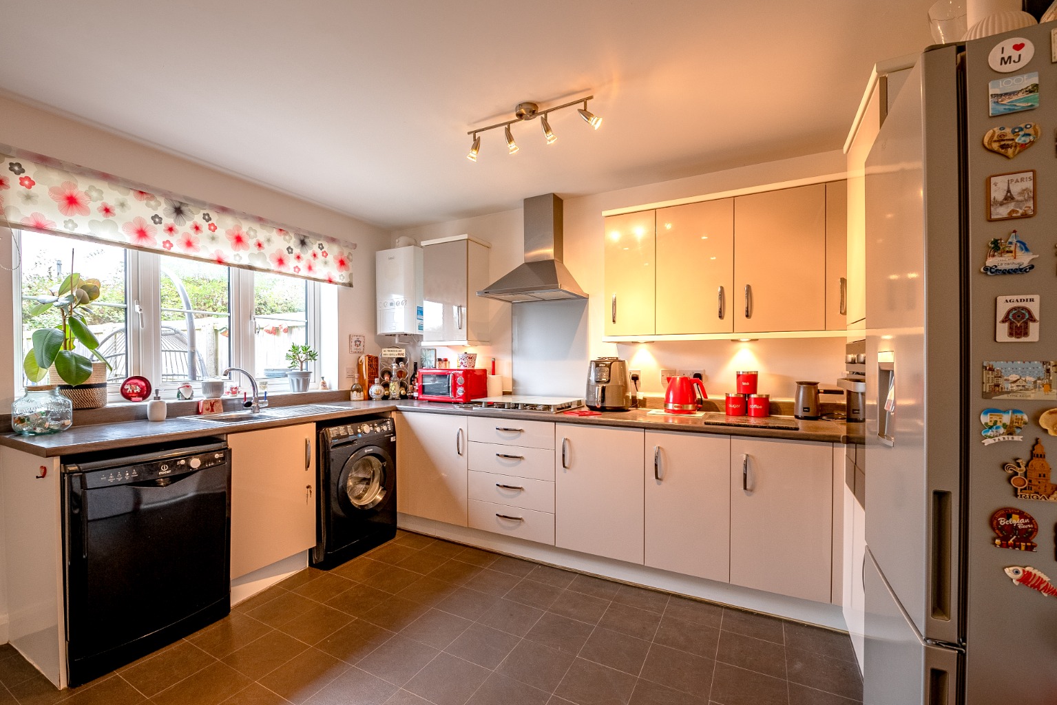 3 bed end of terrace house for sale in The Pastures  - Property Image 3