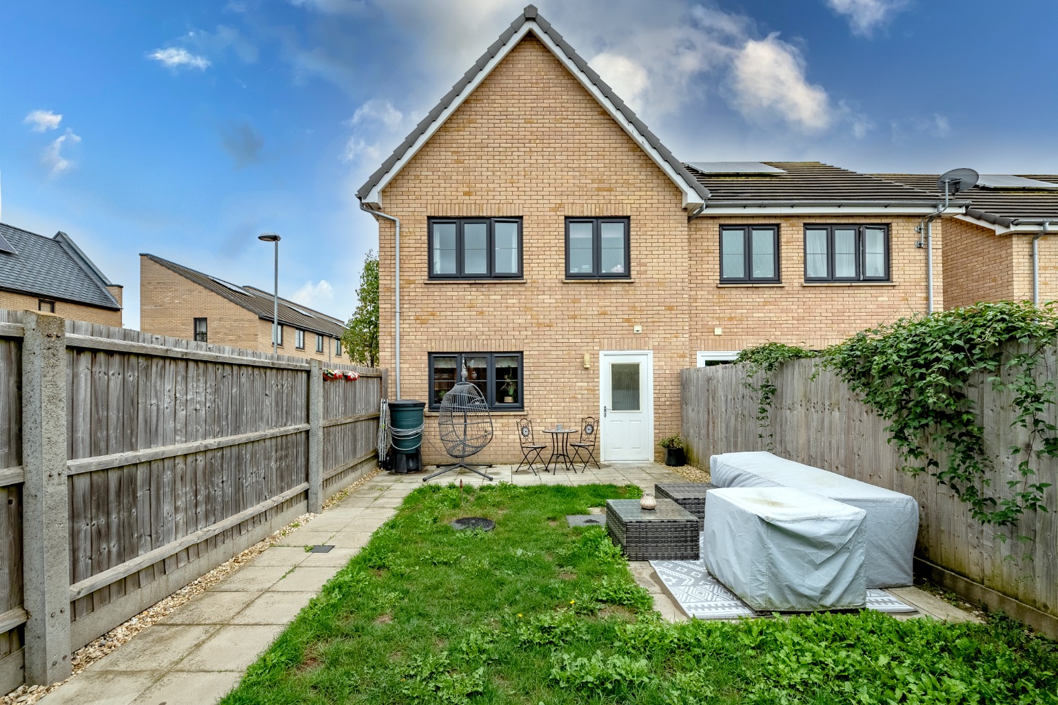 3 bed end of terrace house for sale in The Pastures  - Property Image 15