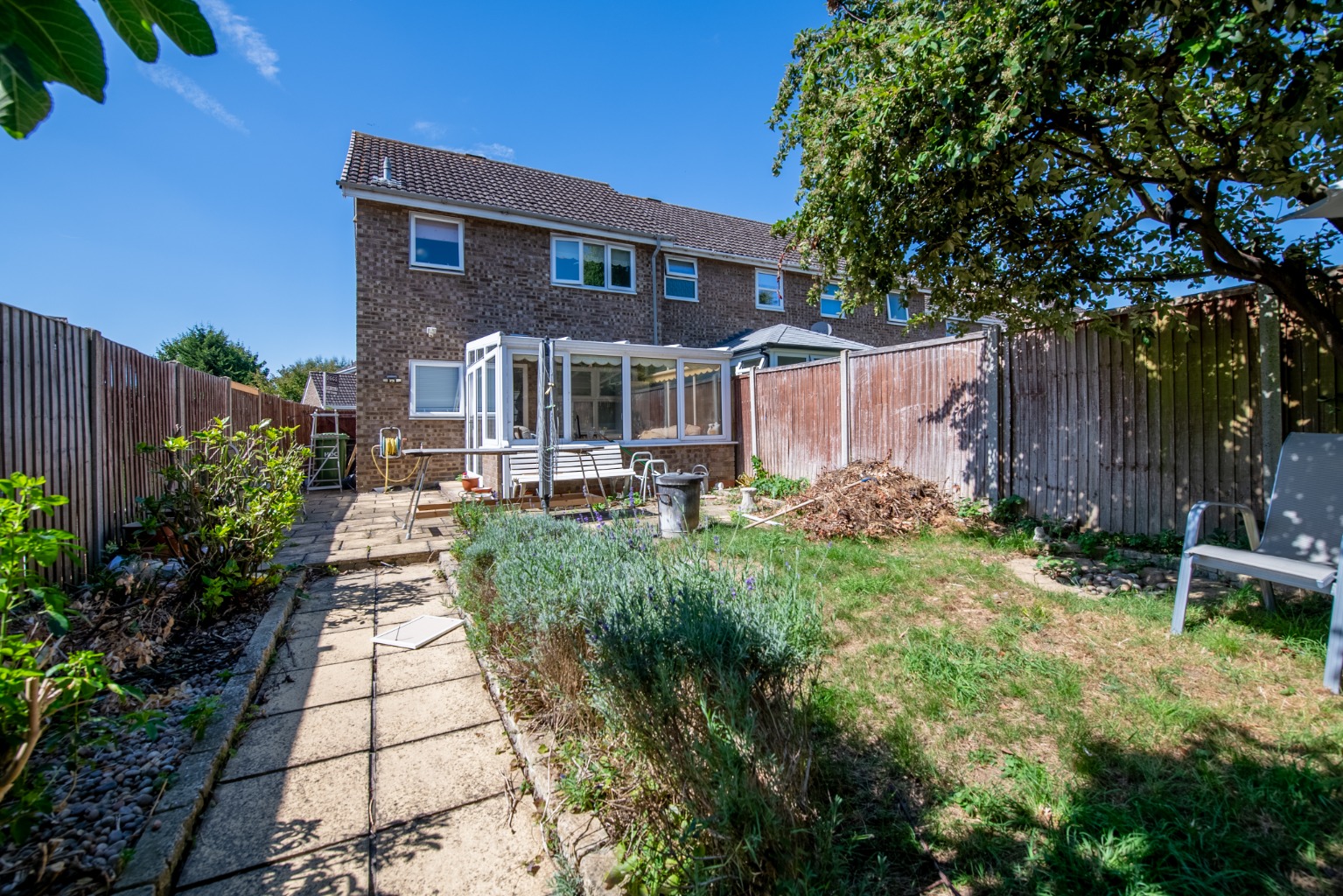 3 bed end of terrace house for sale in Edinburgh Drive, St. Neots  - Property Image 3