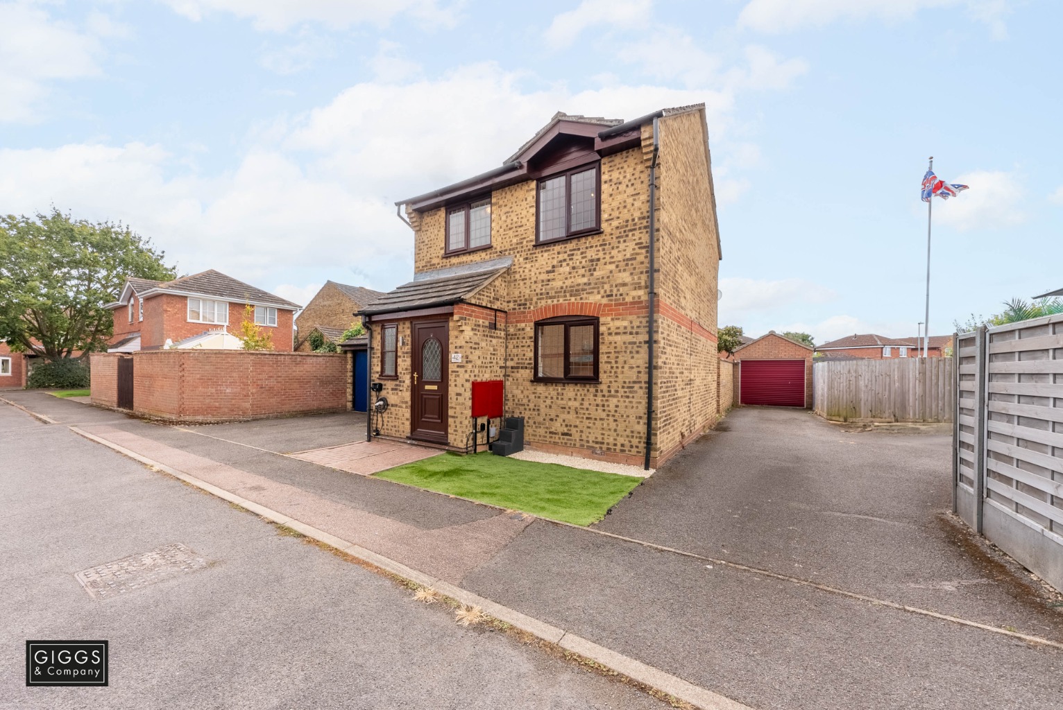 3 bed detached house for sale in Bodiam Way, Cambridgeshire  - Property Image 14