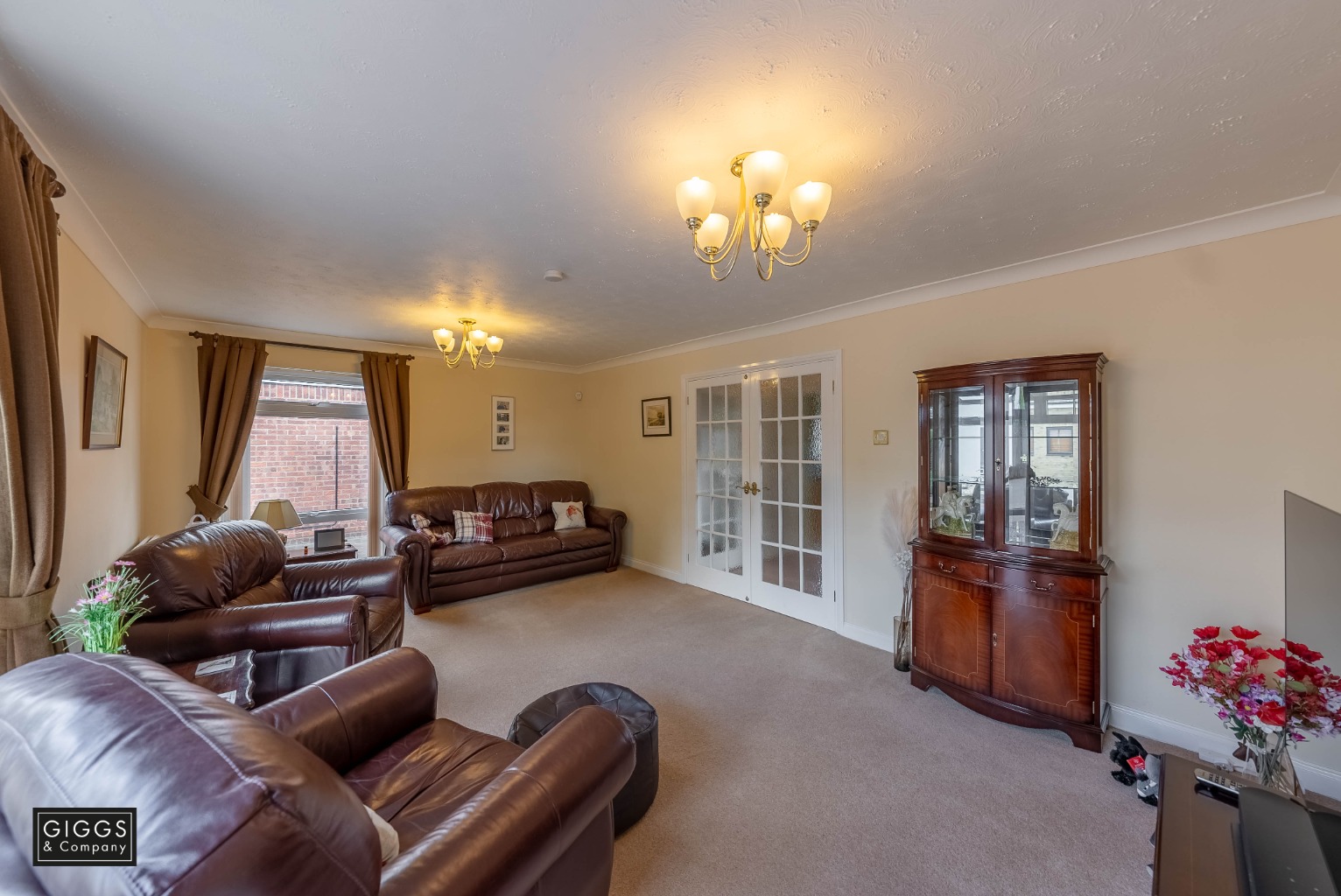 4 bed detached house for sale in Laurels Close, St. Neots  - Property Image 2