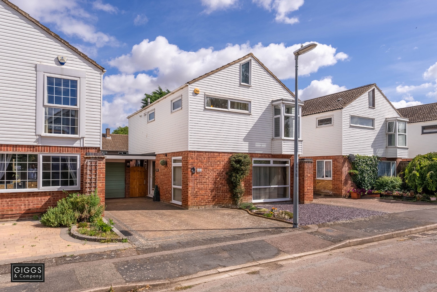 4 bed detached house for sale in Laurels Close, St. Neots  - Property Image 1