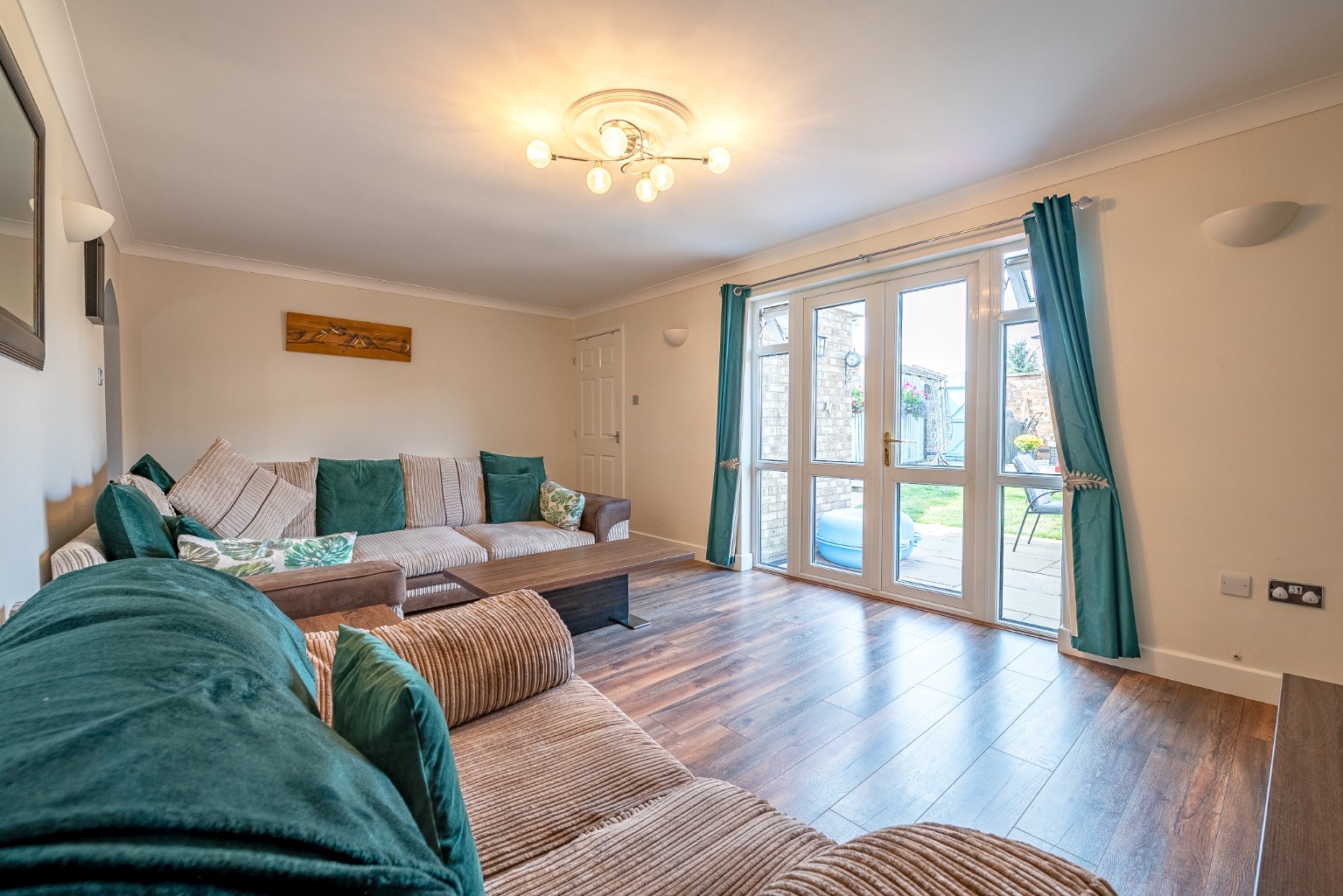 3 bed terraced house for sale in Marchioness Way, Cambridgeshire  - Property Image 9