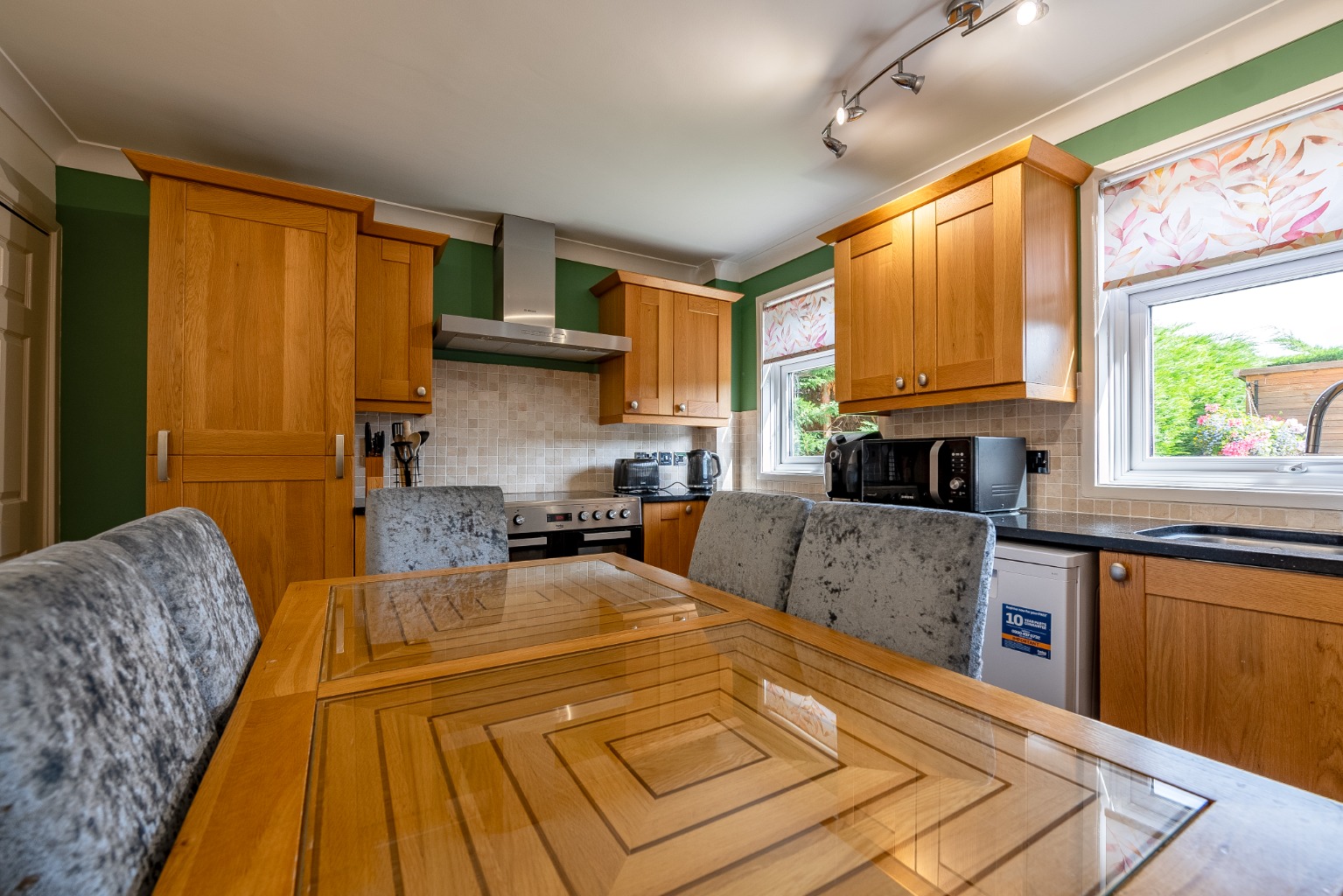 3 bed terraced house for sale in Marchioness Way, Cambridgeshire  - Property Image 8