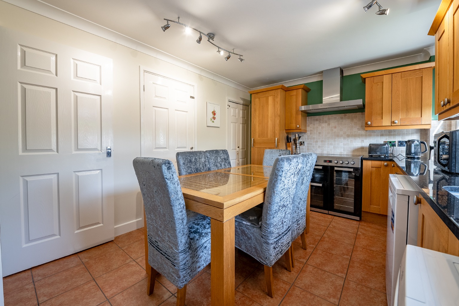 3 bed terraced house for sale in Marchioness Way, Cambridgeshire  - Property Image 6