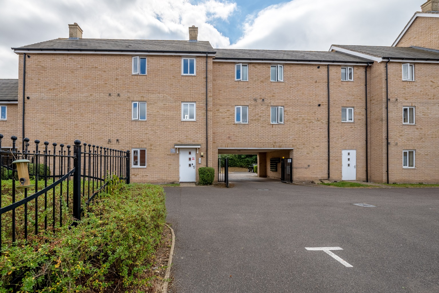 2 bed ground floor flat for sale in Fern Court, St. Neots  - Property Image 1