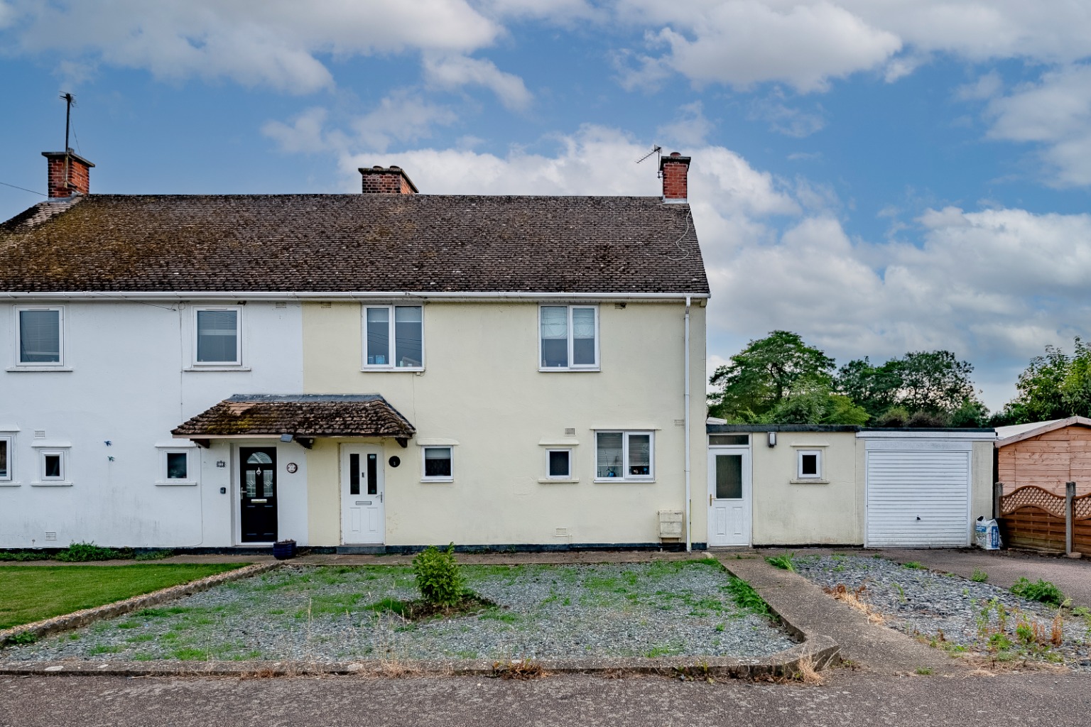 3 bed semi-detached house for sale in Brookside, St. Neots  - Property Image 1