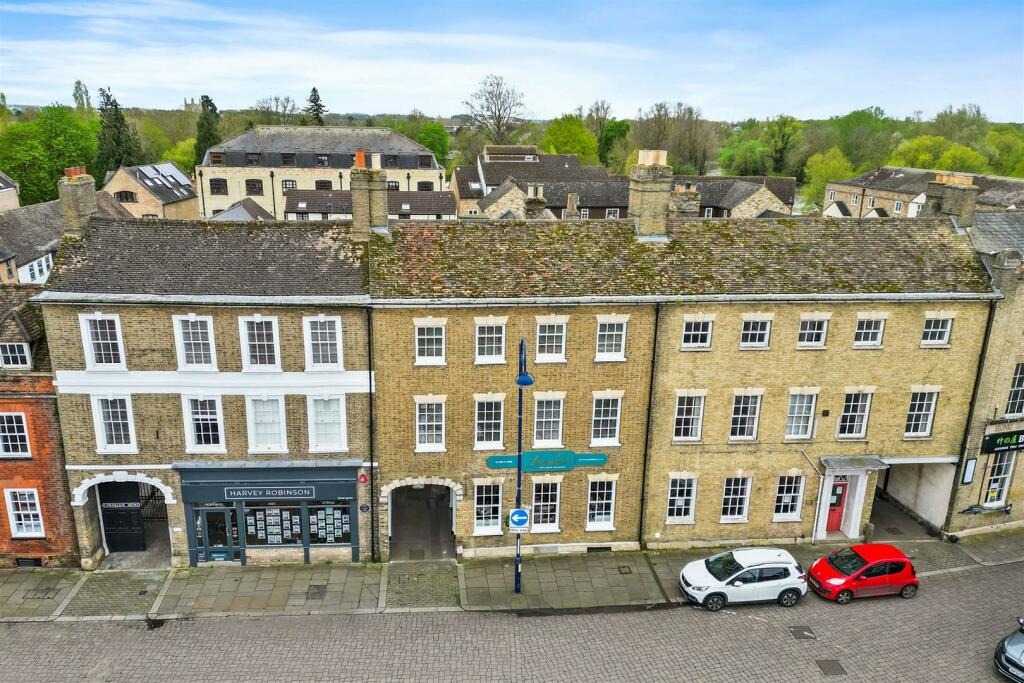 2 bed town house for sale in Market Place  - Property Image 1