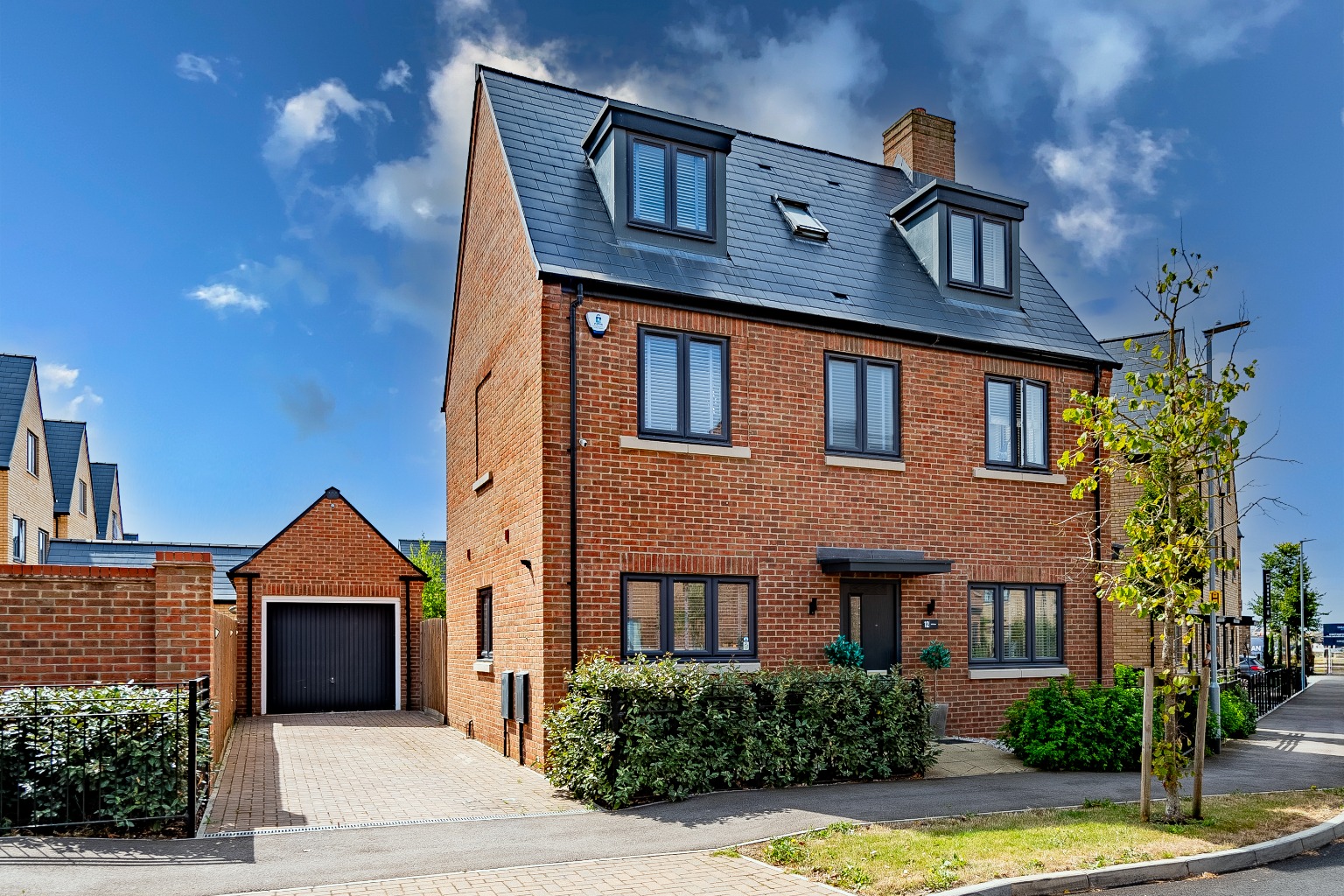 4 bed detached house for sale in Gedney Way, St. Neots  - Property Image 1