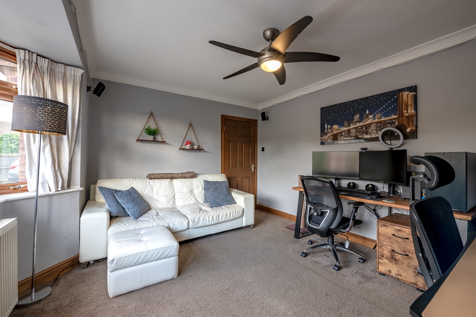 3 bed terraced house for sale in Queens Gardens, St. Neots  - Property Image 5