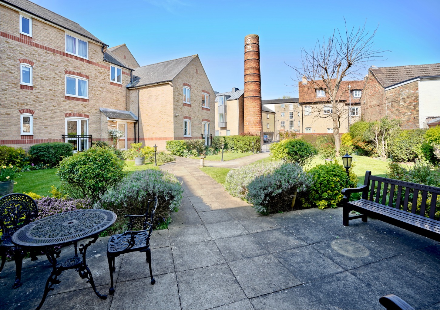 1 bed flat for sale in Church Street, St. Neots - Property Image 1