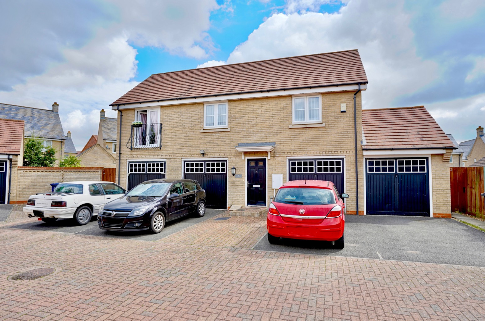 2 bed detached house for sale in Hogsden Leys, St. Neots - Property Image 1