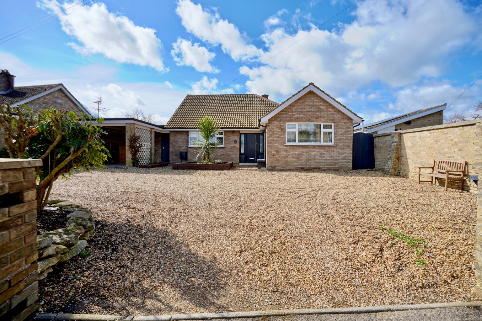 3 bed detached bungalow for sale in Howitts Lane, St. Neots  - Property Image 1
