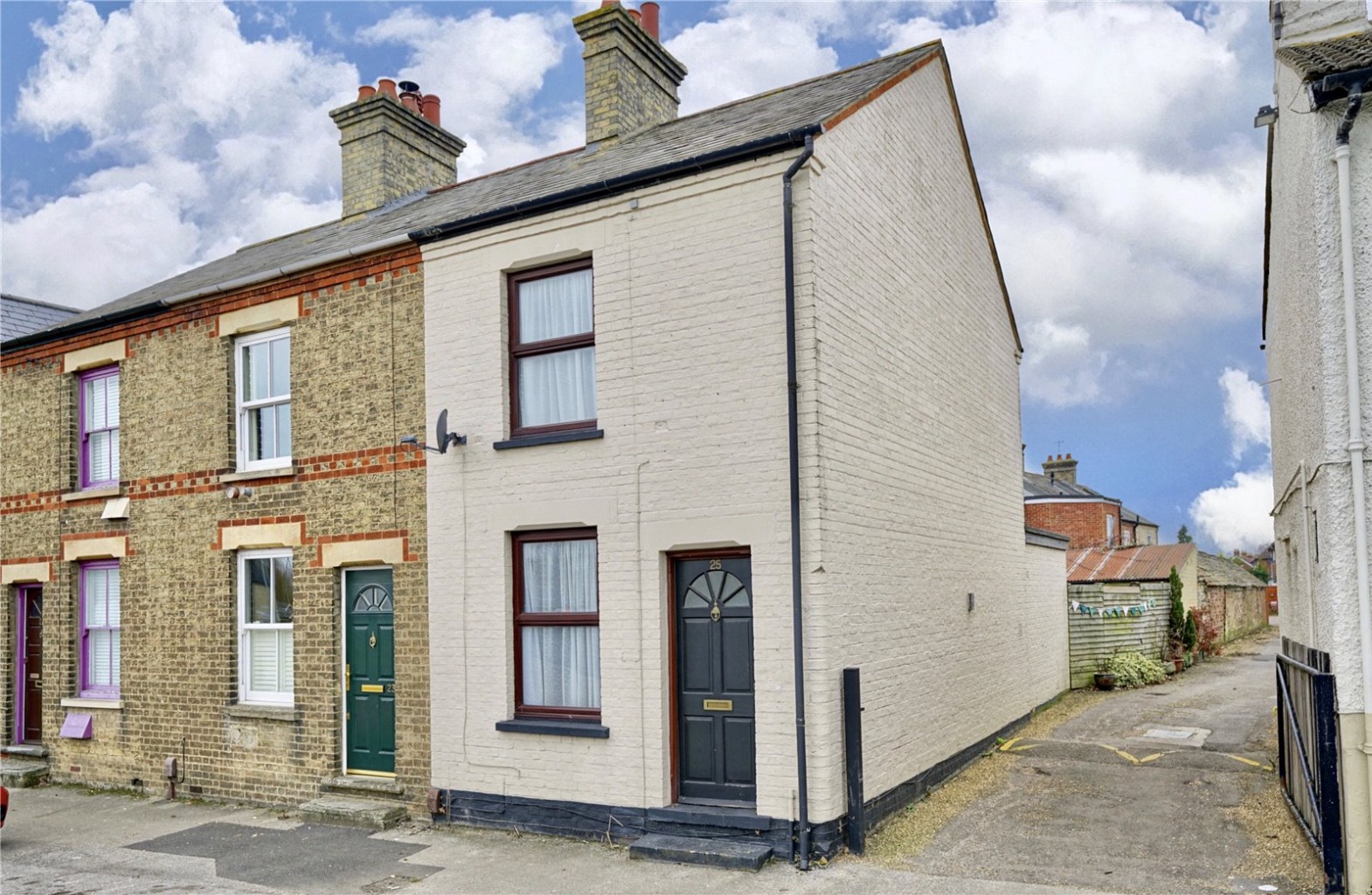 2 bed end of terrace house for sale in Crosshall Road, St. Neots  - Property Image 1
