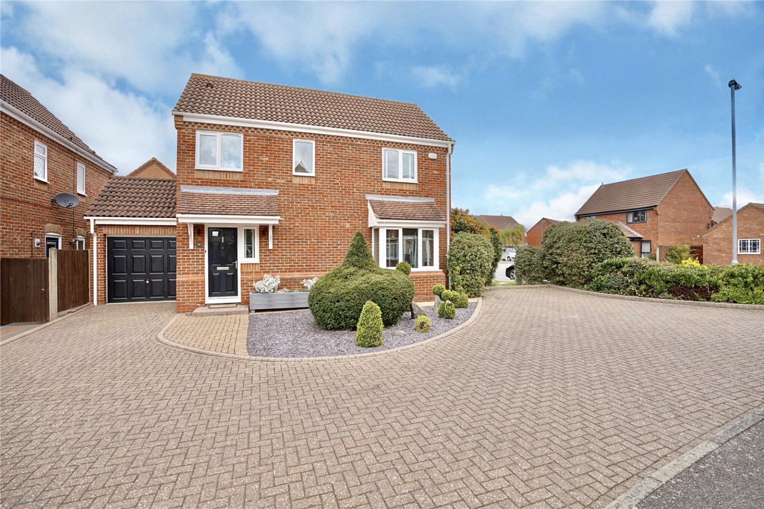 3 bed detached house for sale in Popham Close, St. Neots - Property Image 1