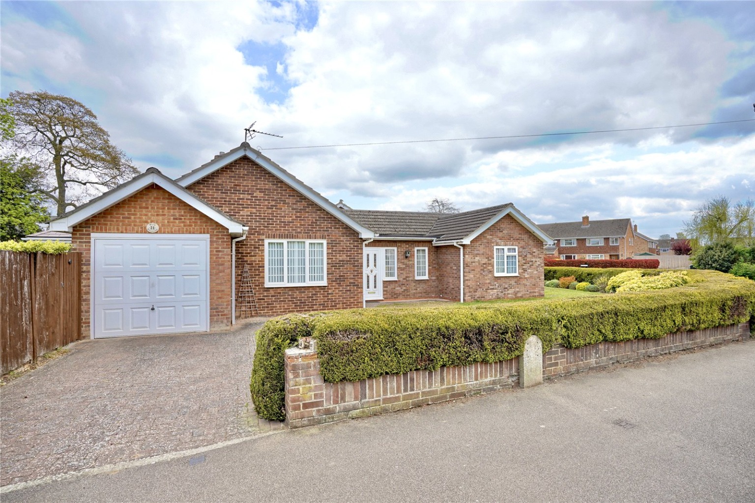 2 bed detached bungalow for sale in Park Crescent, St. Neots - Property Image 1