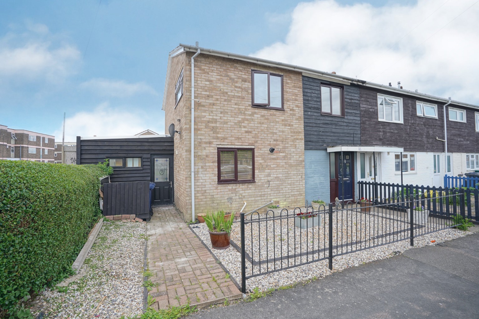 3 bed terraced house for sale in Wintringham Road, St. Neots - Property Image 1
