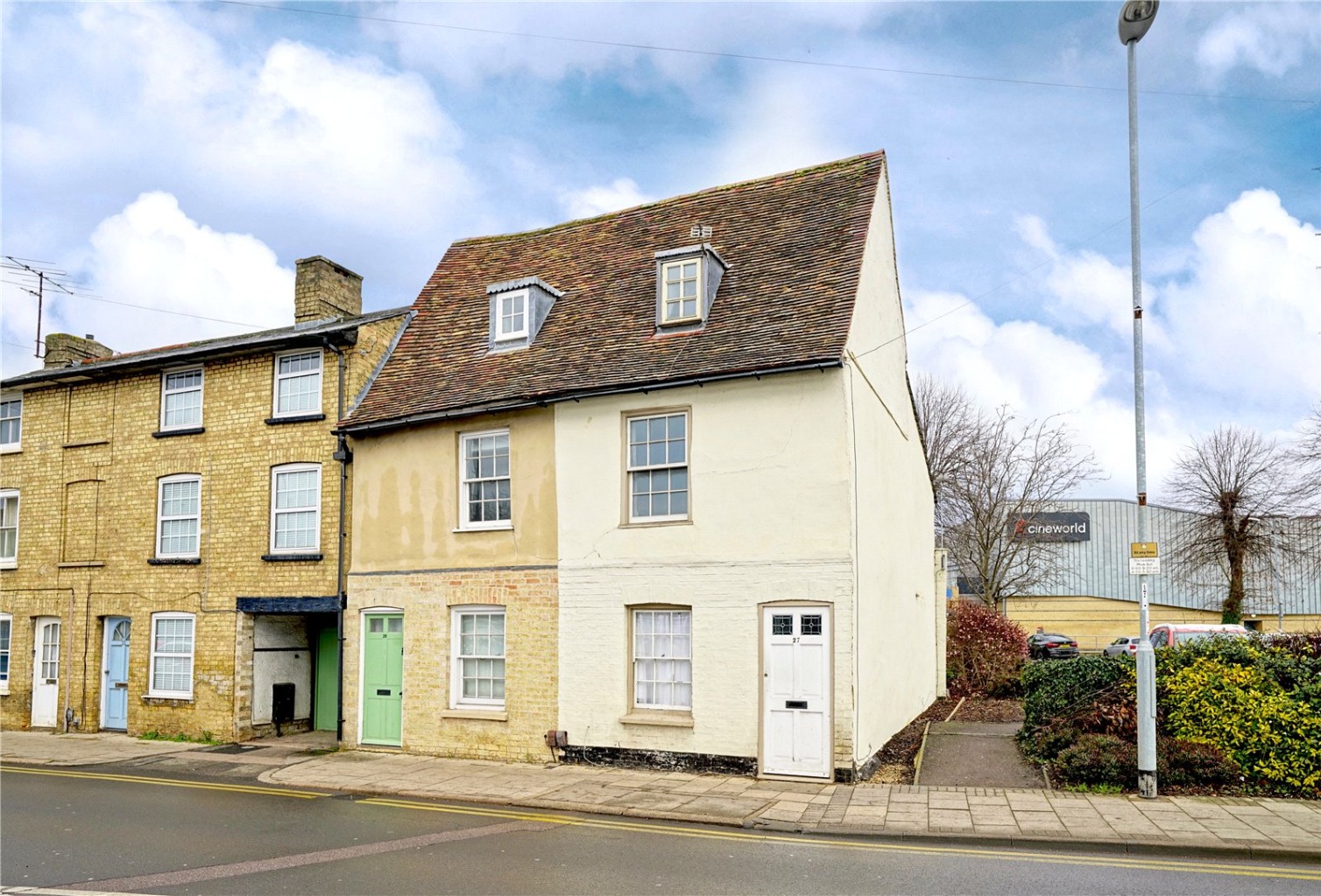 2 bed end of terrace house for sale in Cambridge Street, St. Neots  - Property Image 1